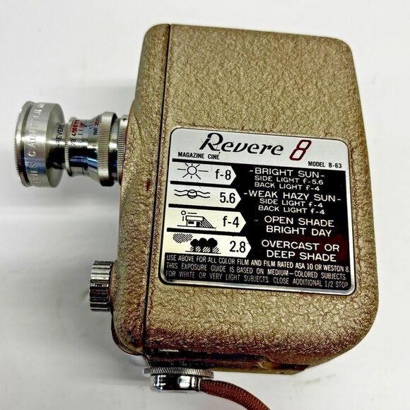 Revere 8 Model B-63 Vintage Movie Camera 8mm with Case and Accessories Untested - Picture 3 of 10
